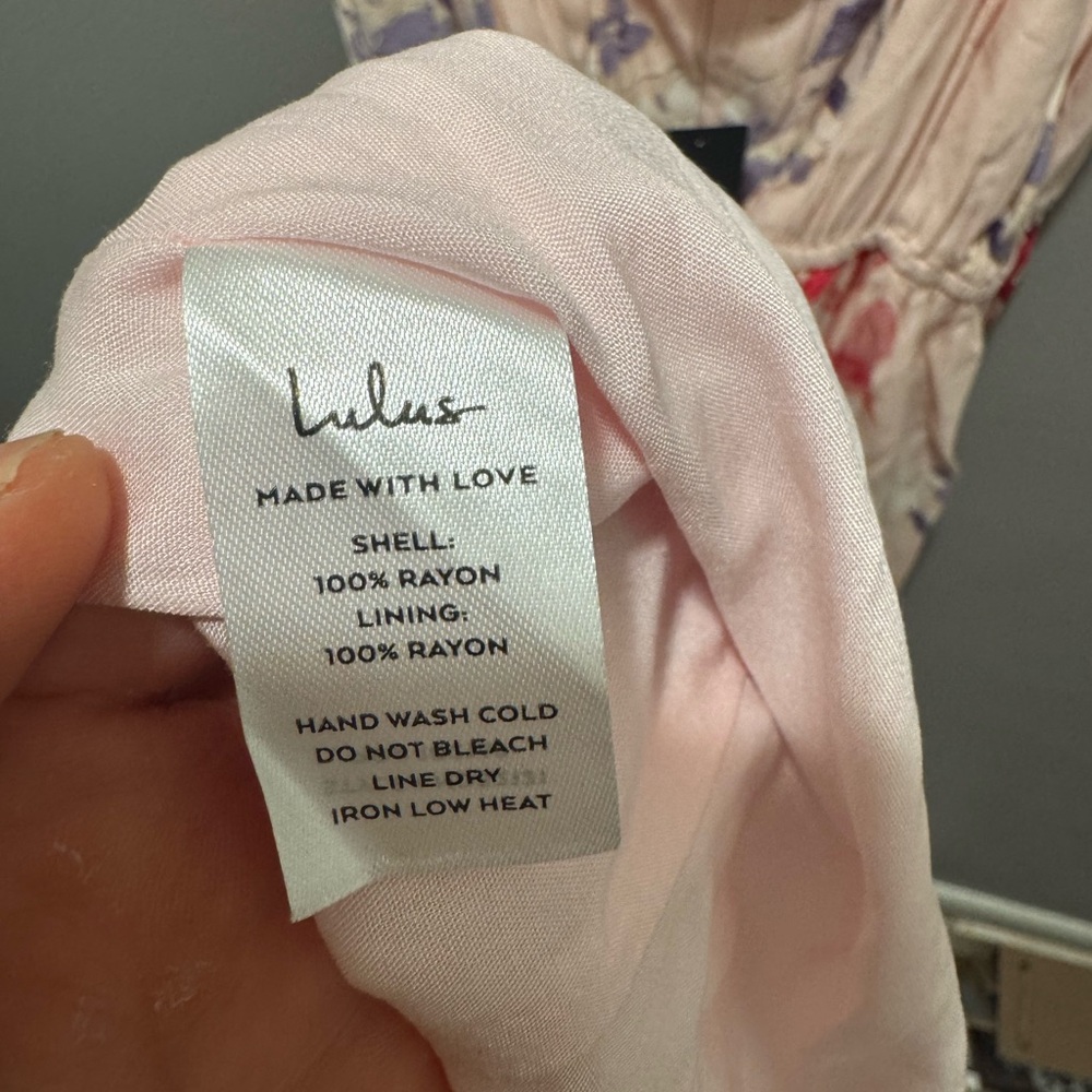 Lulu's Feeling the Frills Light Pink Floral Print Tiered Midi Dress Medium NWT - Picture 6 of 9